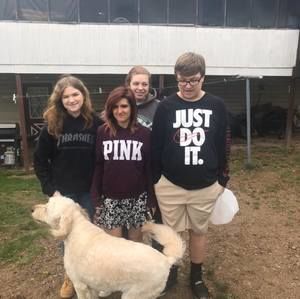 Meet your Posher, Laurie